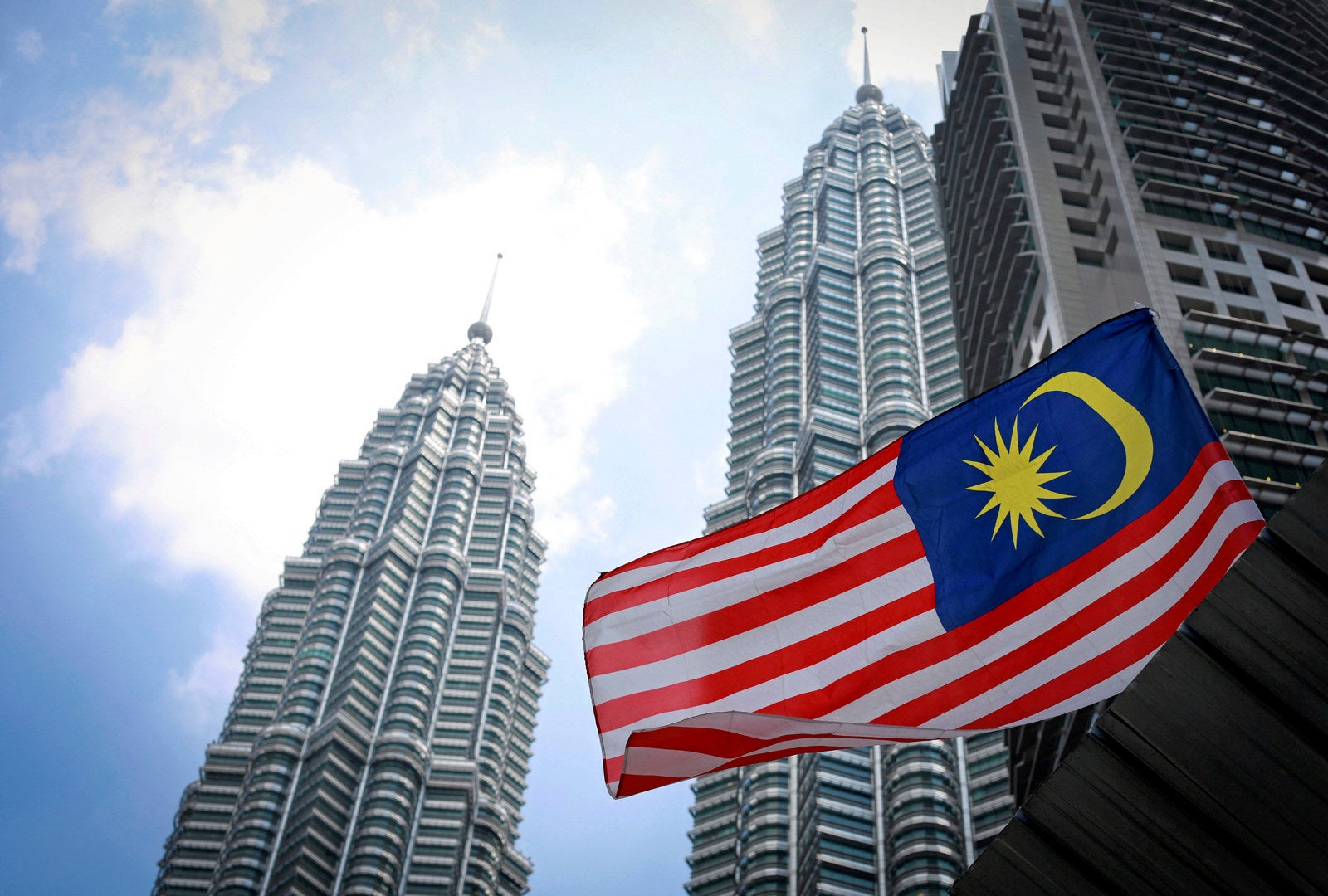 Petronas Carigali ex-executive charged with more corruption and money ...
