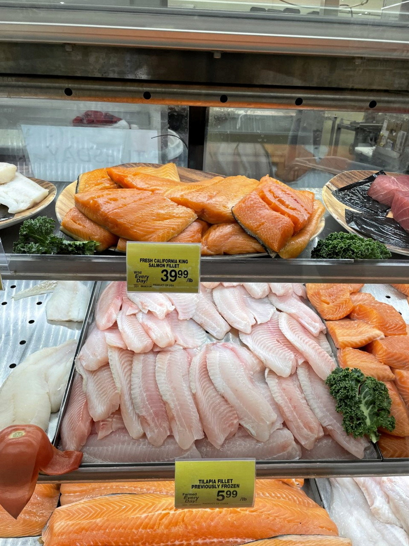 US retail seafood sales fall off a cliff in troubling sign of inflation ...