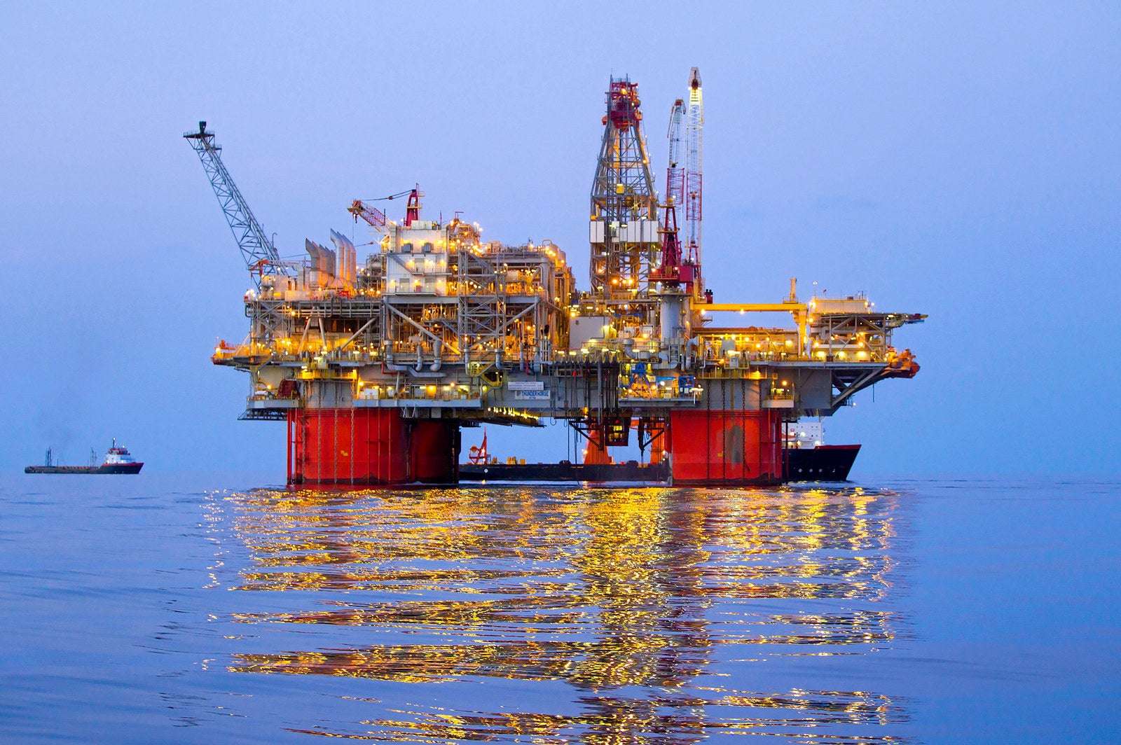 BP returning personnel to US Gulf platforms as Hurricane Ian tracks ...