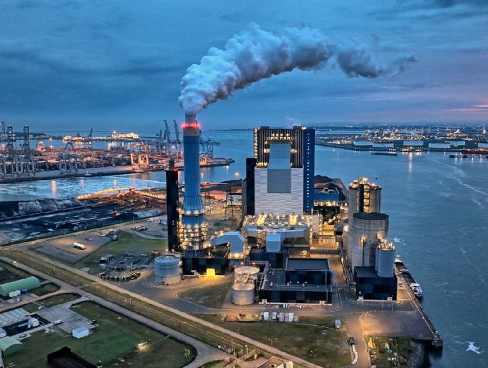 Coal replacement? | German utility plans 1.2GW blue hydrogen plant at Port  of Rotterdam | Hydrogen Insight