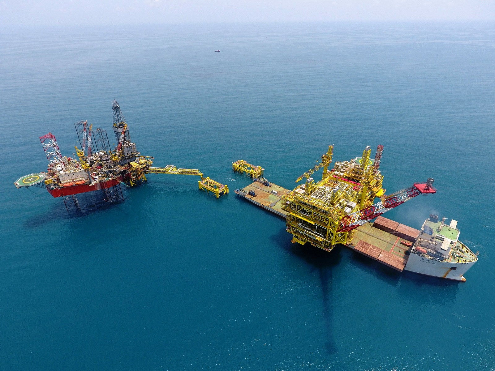 Which contractor has won a trio of platforms for Hess in Malaysia ...